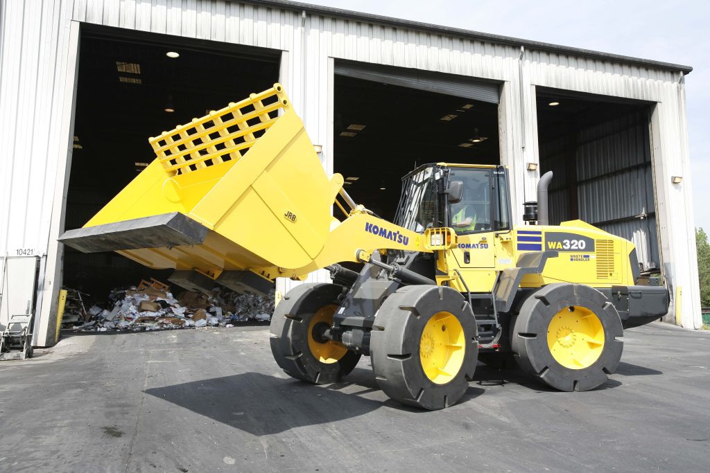 rubber cutting edge; rubber blades; rubber wiper blades; rubber edges for wheel loaders; rubber cutting edges for wheel loaders; rubber cutting edges for telehandlers; rubber cutting edges for skid steers; telehandler; wheel loader; loading shovel; skid steer; rubber heel pads; rubber leveling pad; rubber cutting edge for waste transfer station; waste transfer station; rubber cutting edge for MRF, MRF